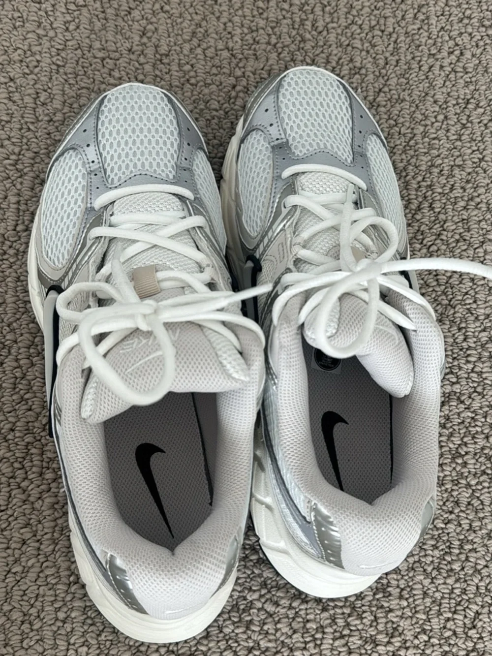 Nike Women’s V5 RNR Sneaker